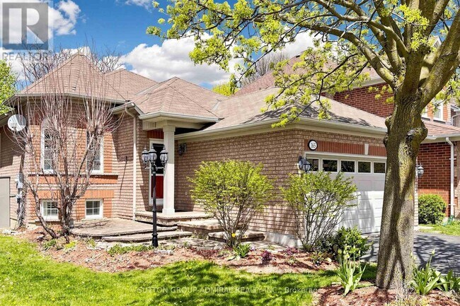 Photo du bâtiment - 165 Clearmeadow Blvd