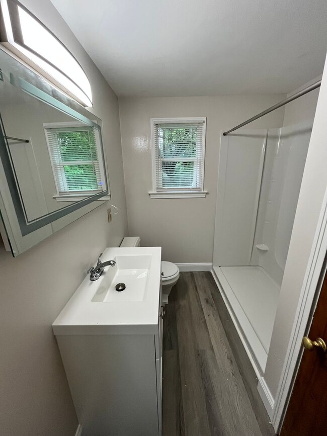 Building Photo - 2 Bedroom Ranch For Rent - Outer Comstock ...
