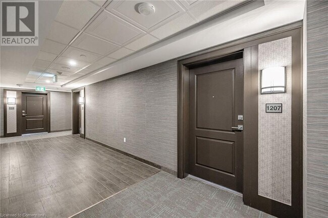 Photo du bâtiment - 450 Dundas St E