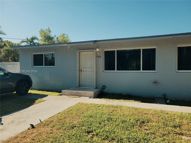 Building Photo - 7901 Grand Canal Dr