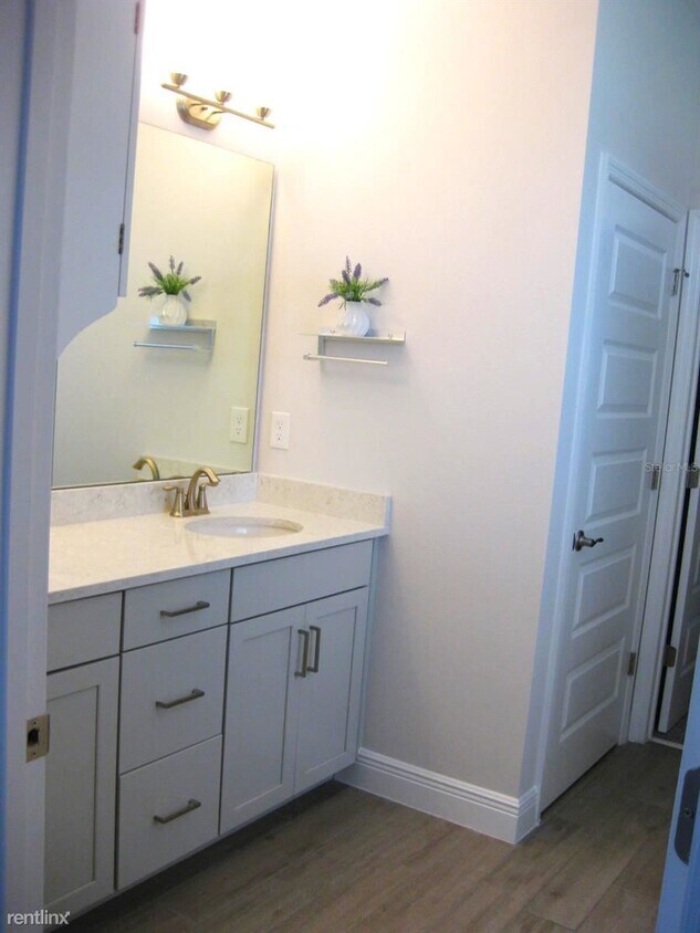 Building Photo - 4 br, 3 bath House - 15635 Shore Walk Dr