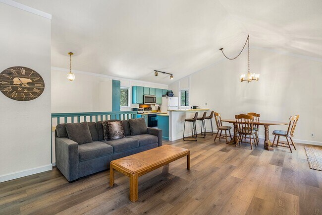 Building Photo - Bright 2 bedroom in Incline Village!