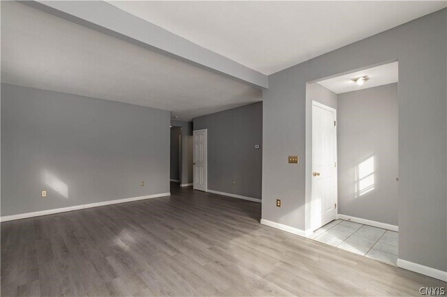 Building Photo - 1126 Holcomb St