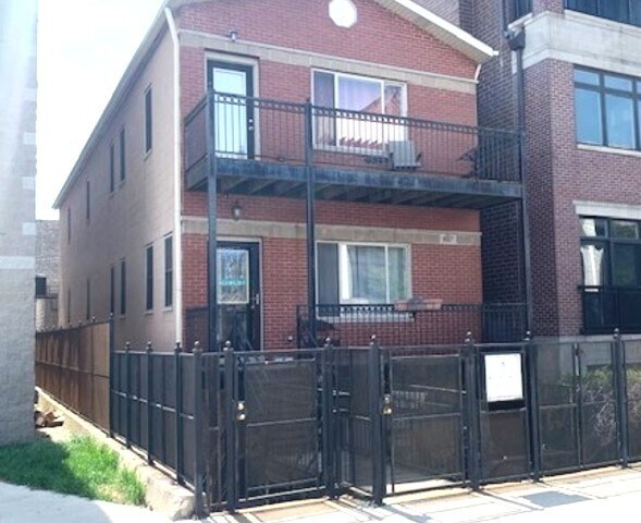 Foto del edificio - 1327 W Walton St