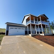 Building Photo - 6305 Lake Pointe Wy