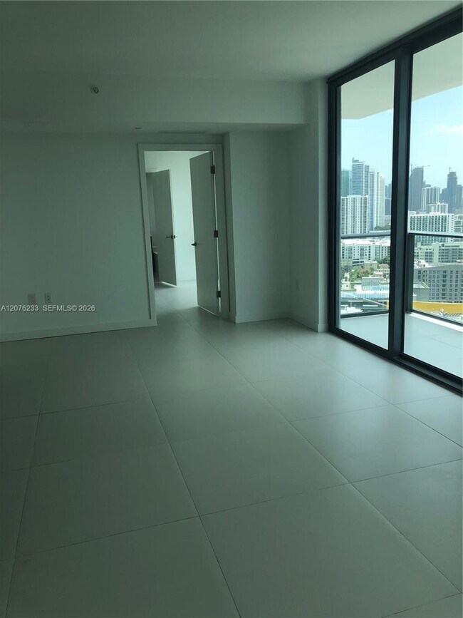 Foto del edificio - 501 NE 31st St