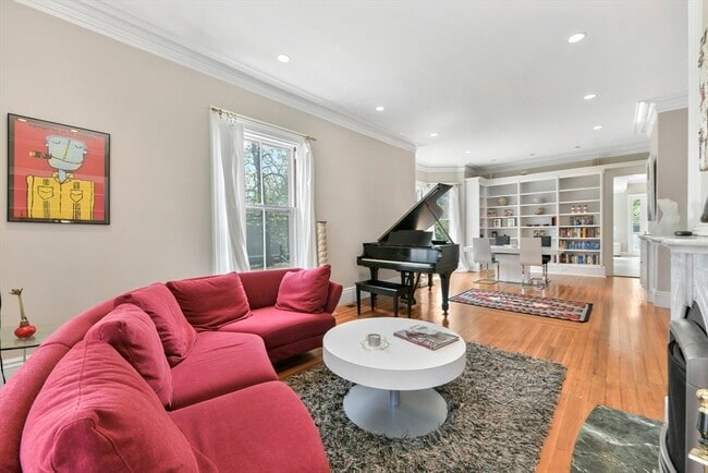 Foto del edificio - 38 Lakeview Ave