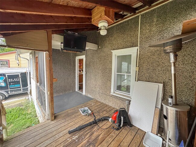 Building Photo - 111 Bigelow St