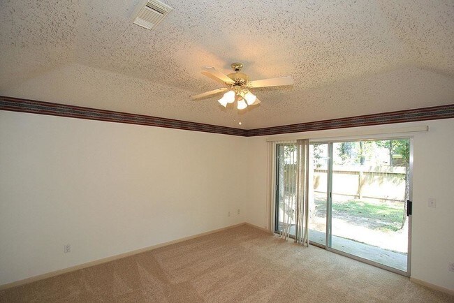 Foto del edificio - 14 Cottage Grove Pl