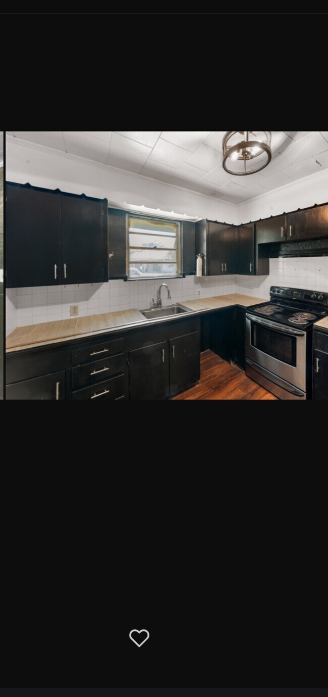 Foto del edificio - 3737 Maywood Ave