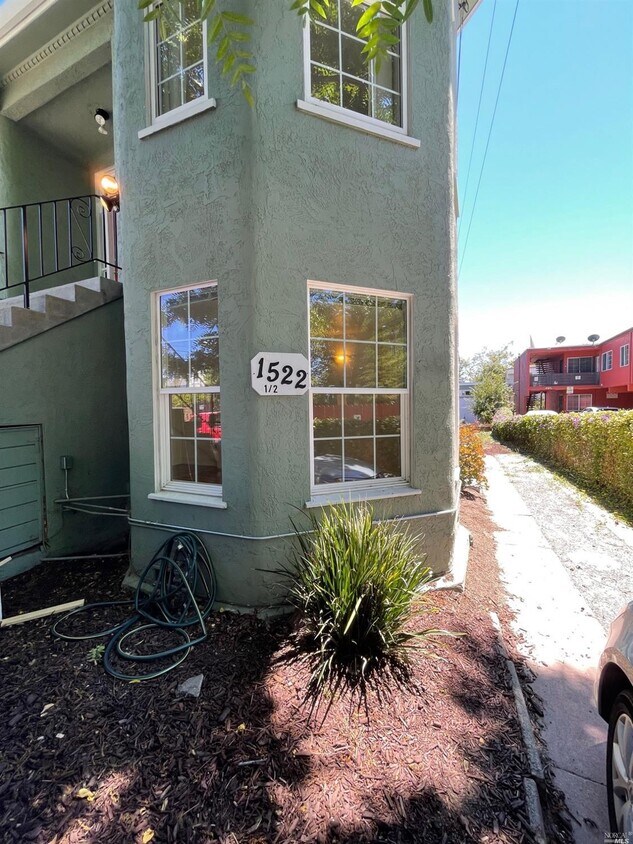 1522 Harmon St, Berkeley, CA 94703 Townhouse for Rent in Berkeley, CA