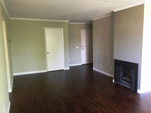 Building Photo - 10825 Blix St