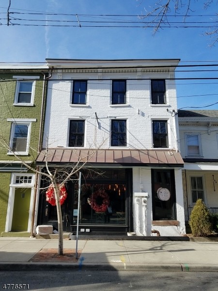 Primary Photo - 61 N Main St
