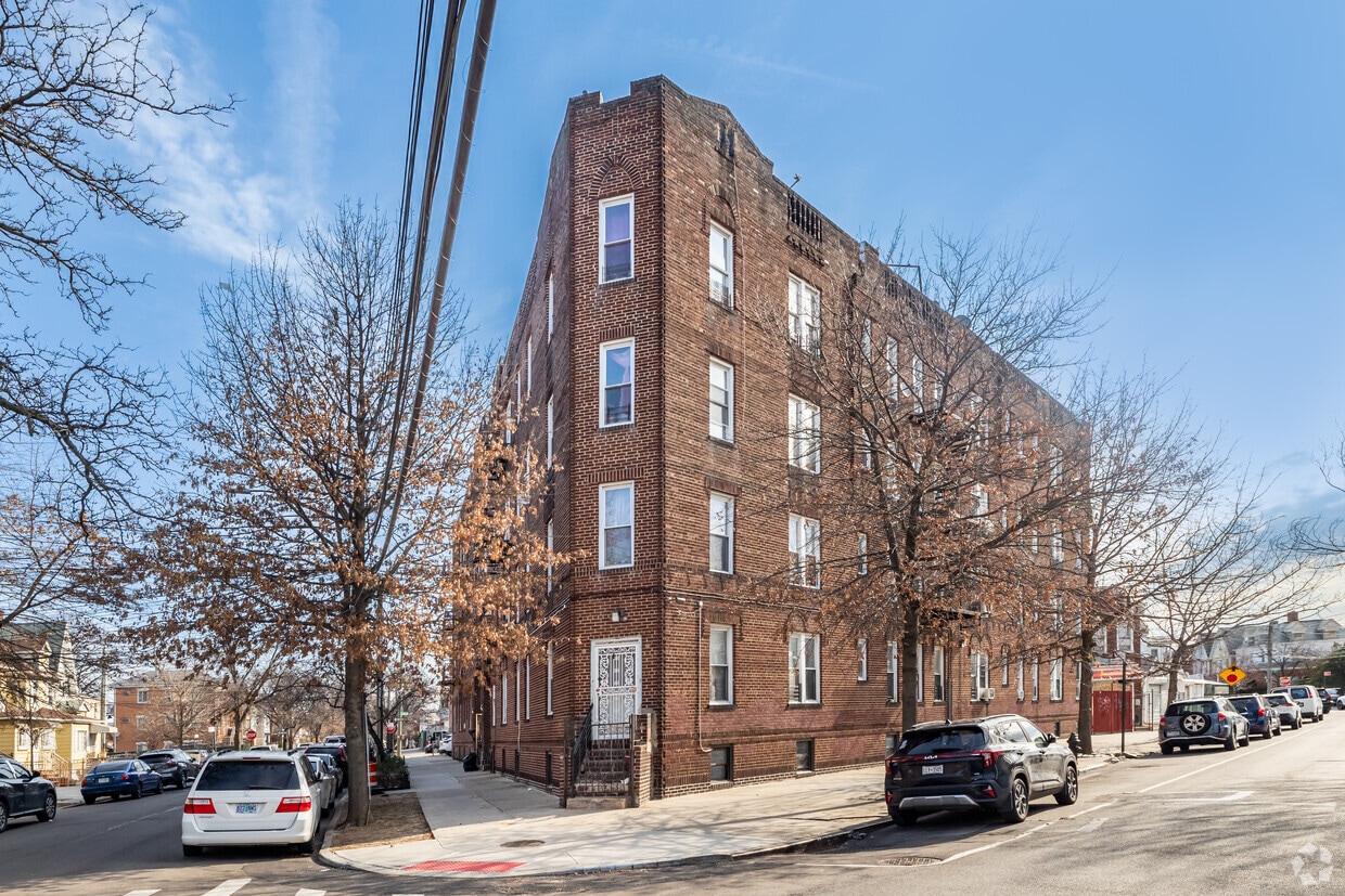 Primary Photo - 101-12 46th Ave