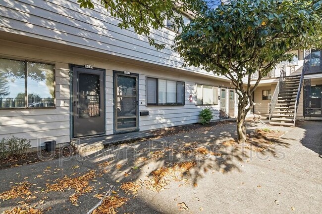 Photo - 8041 NE Flanders St House