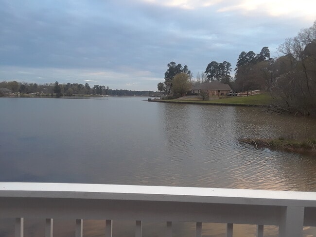 Building Photo - 230 Waters Edge