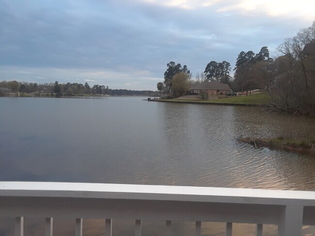Foto del edificio - 230 Waters Edge