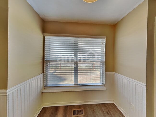 Building Photo - 931 Balsam Wood Ln