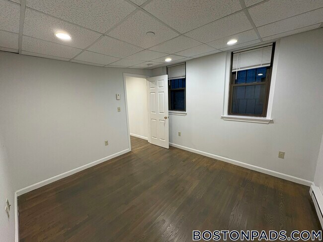 Foto del edificio - 77 Park Dr