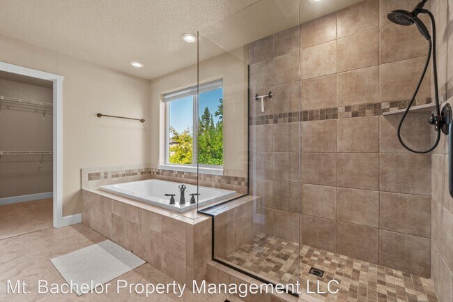 Building Photo - 4 br, 3 bath House - 61397 Fairfield Dr