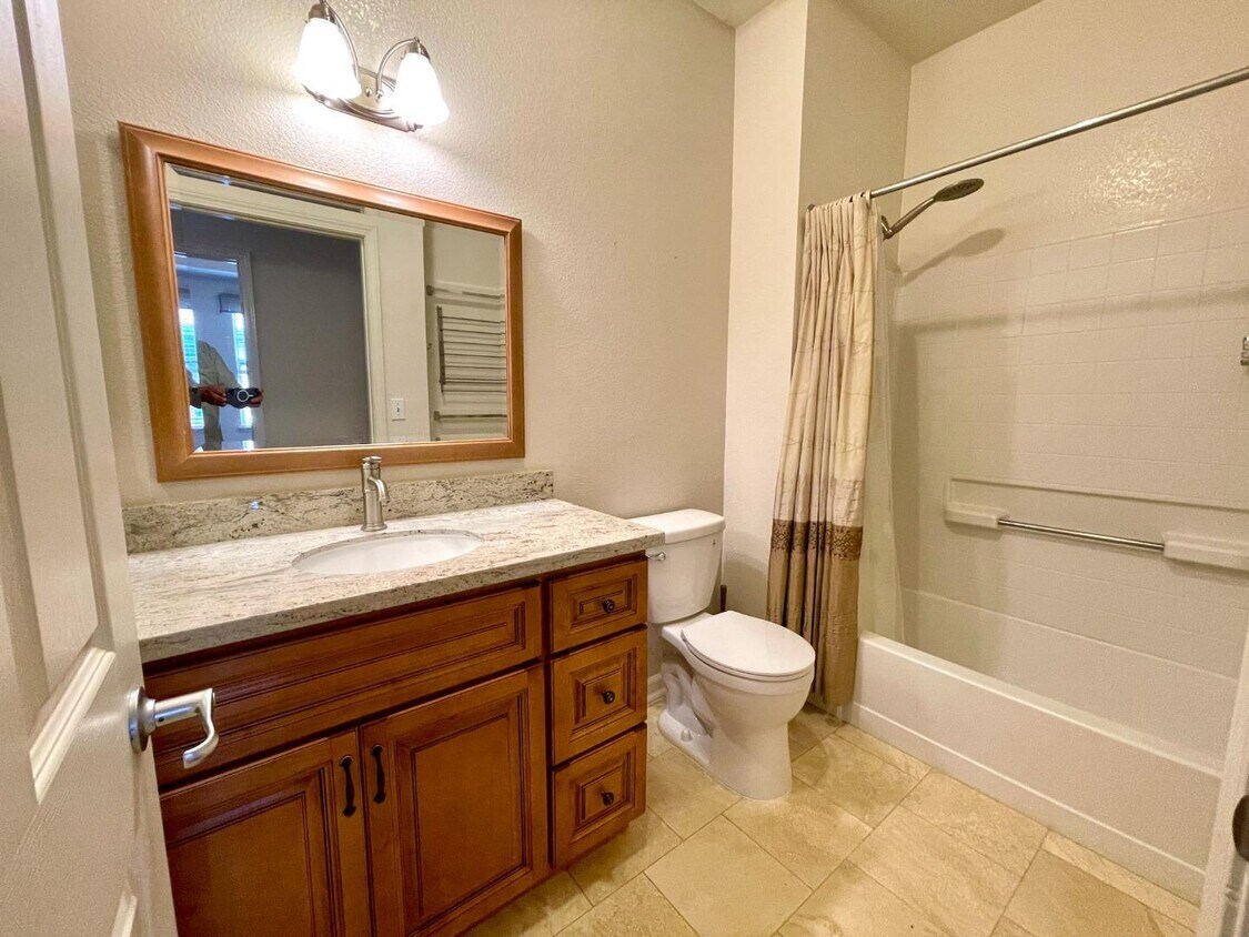 Foto principal - 368 Meridian Ave