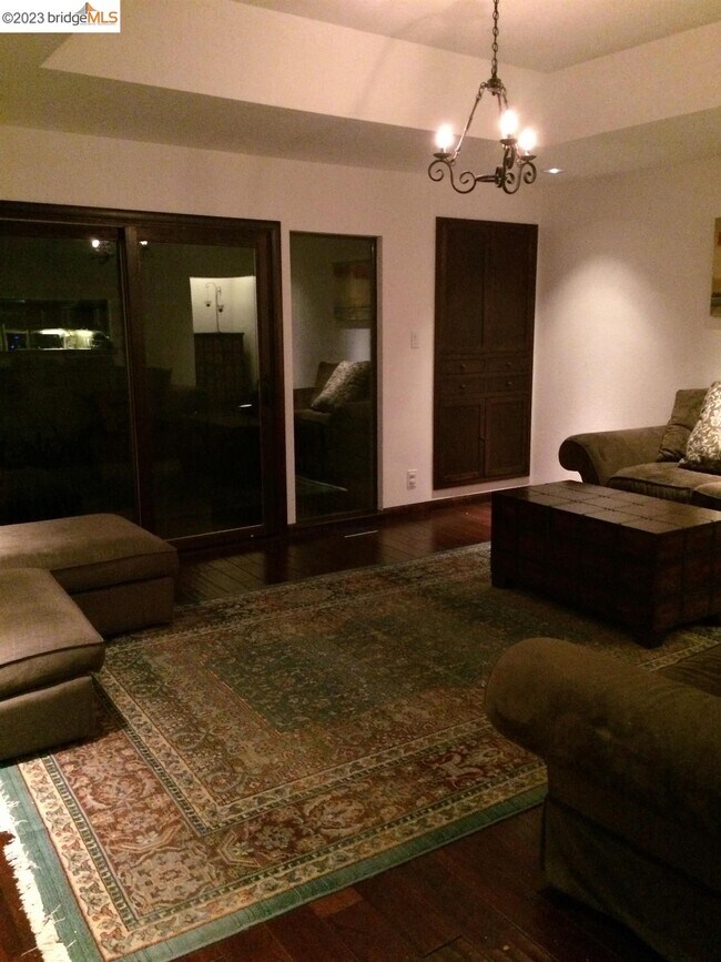 Foto del edificio - 23 Bishop Pine Ln
