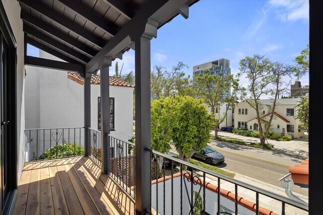 Building Photo - 6333 W 6th St