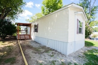 Building Photo - 1007 Alexandria Rd SW