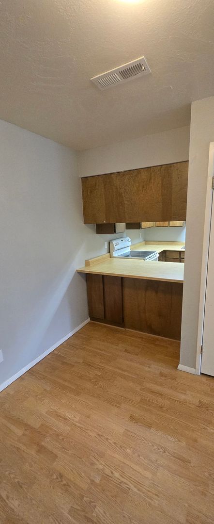 Foto del edificio - Charming 2-bedroom, 1-bathroom home locate...