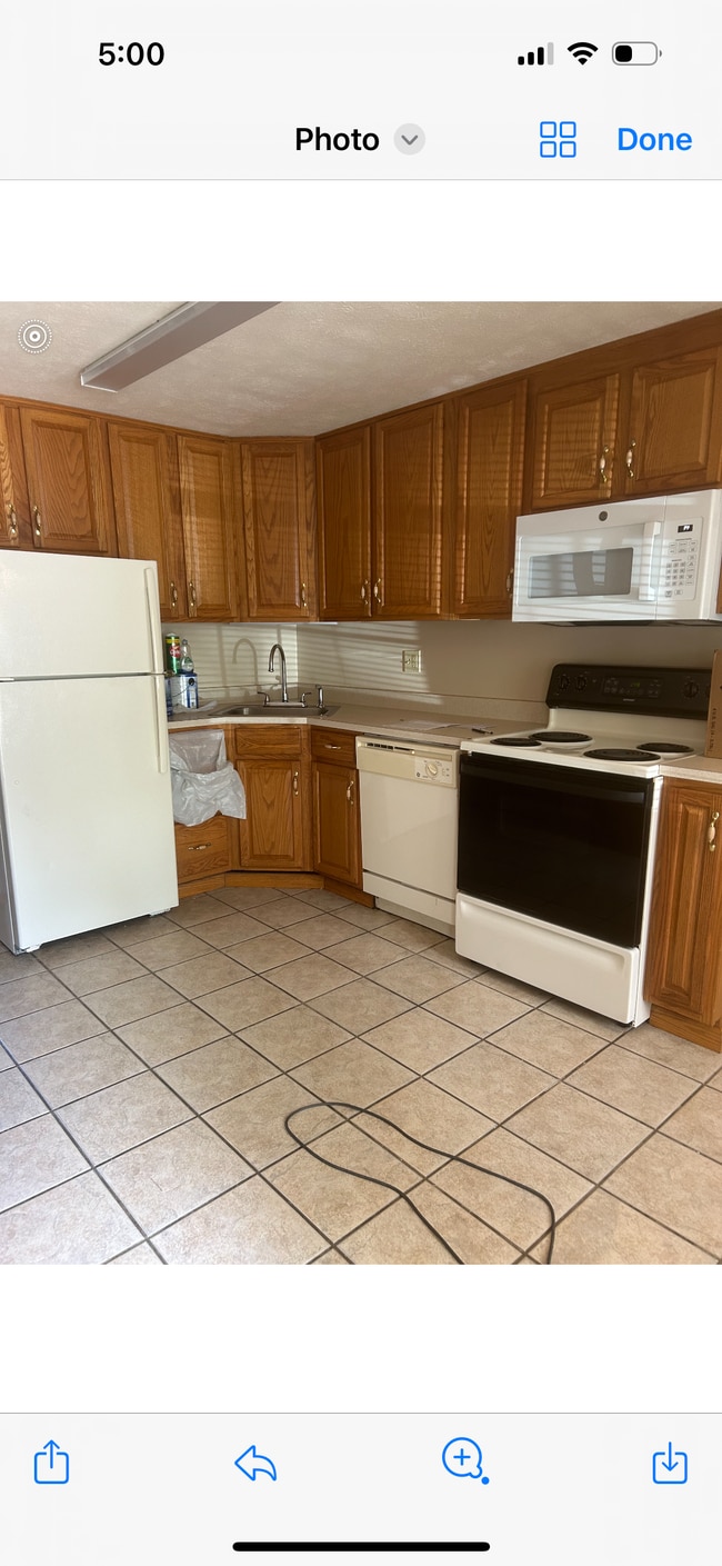 Kitchen - 4121 Greengarden Rd
