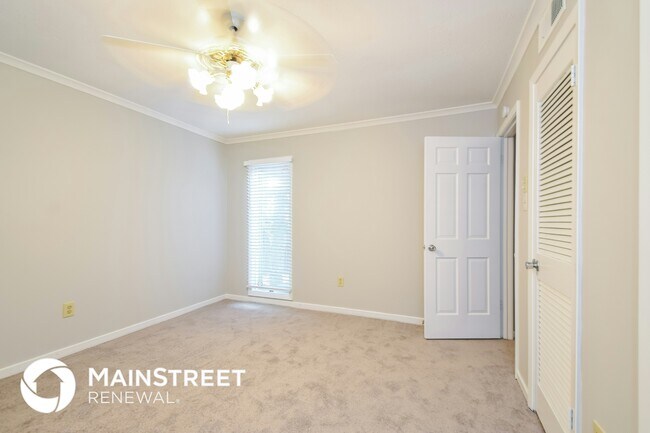 Foto del edificio - 5825 Lynnfield Cove