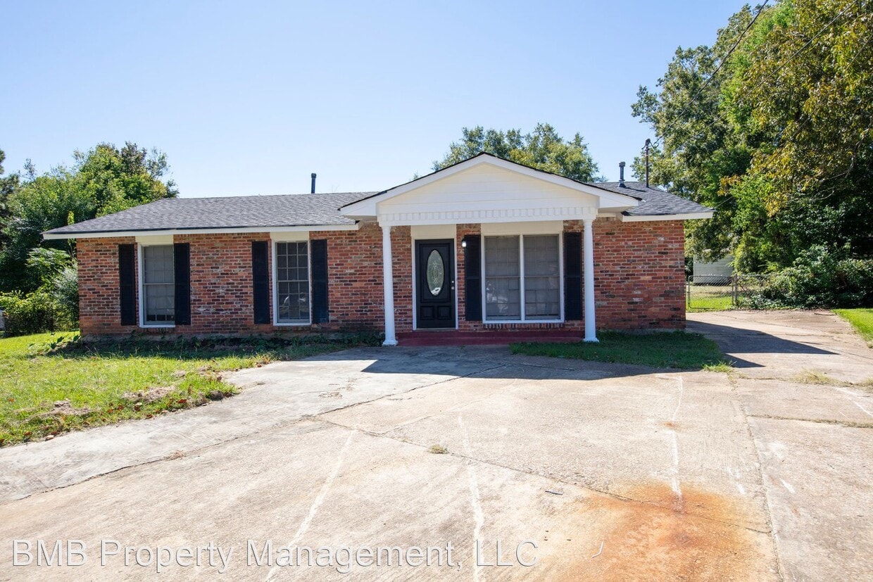 3 br, 2 bath House 500 Lawndale Lane House Rental in Montgomery, AL