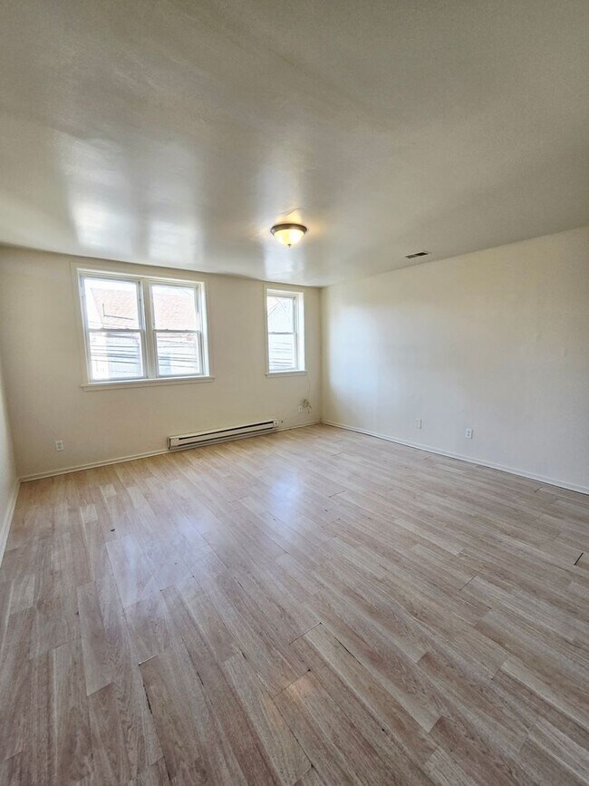 Foto del edificio - 223-225-225 N Fountain St