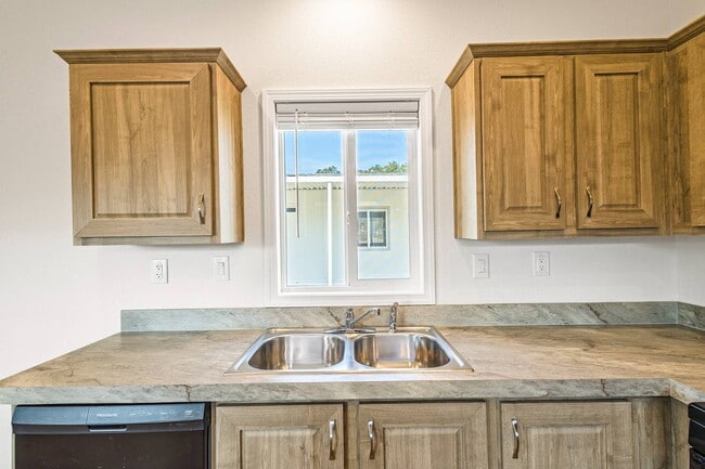 Building Photo - 5510 Clark Rd