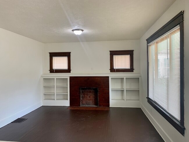 Foto del edificio - 201 Broad Ave NW