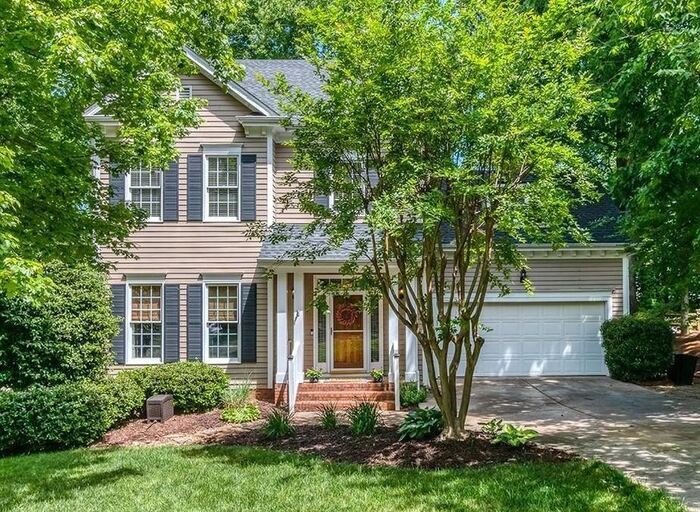 Foto principal - NOW AVAILABLE! - 8100 Red Oaks Trl, Waxhaw...