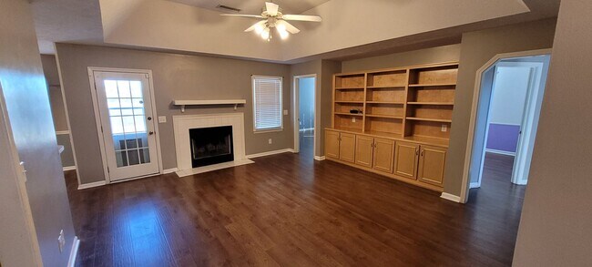 Foto del edificio - 4 bedroom 2 bath North Columbus, Georgia