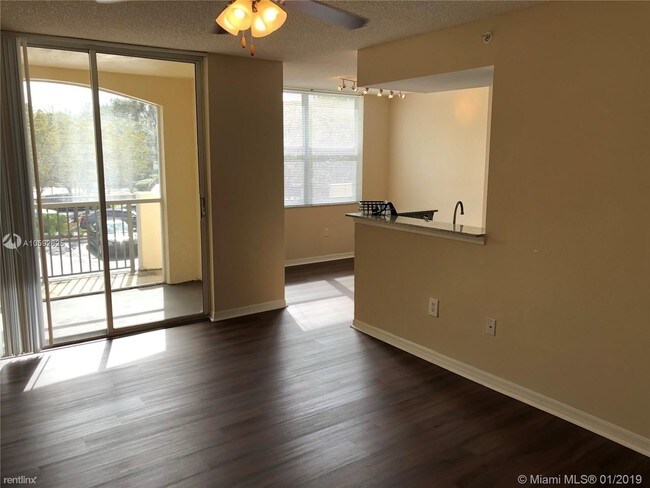 Foto del edificio - 1 br, 1 bath  - 1510 NW 128th Dr Apt 305