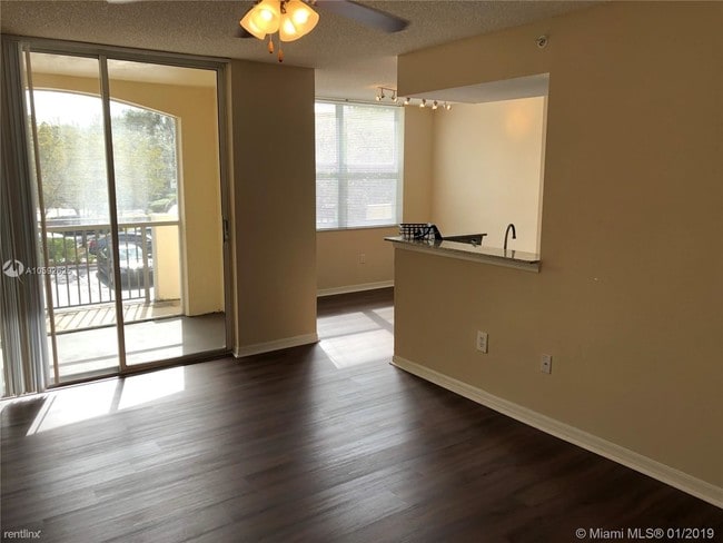 Building Photo - 1 br, 1 bath  - 1510 NW 128th Dr Apt 305