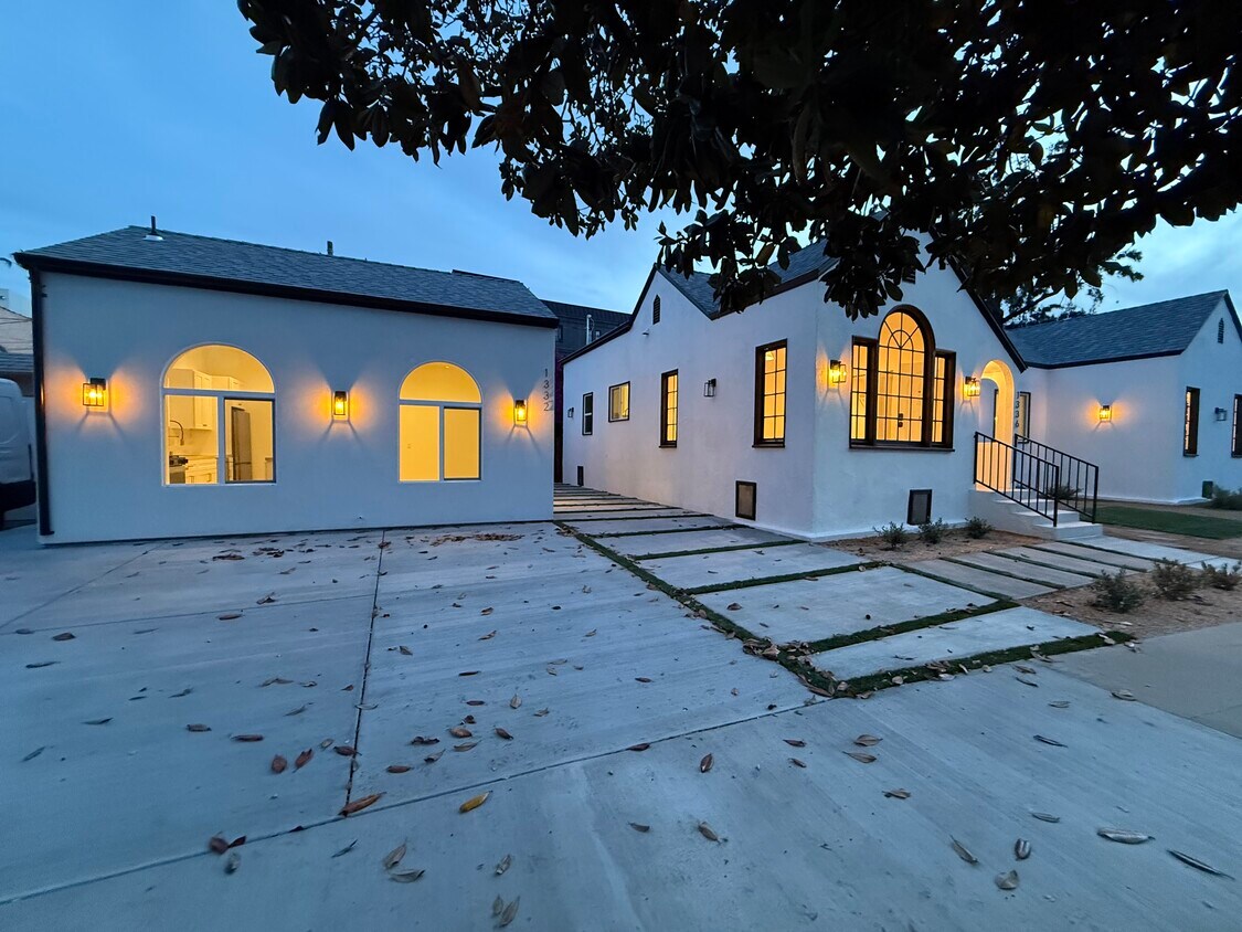 Building Photo - Burnside Residences