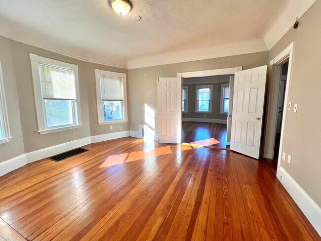 Foto del edificio - 68 Richdale Ave