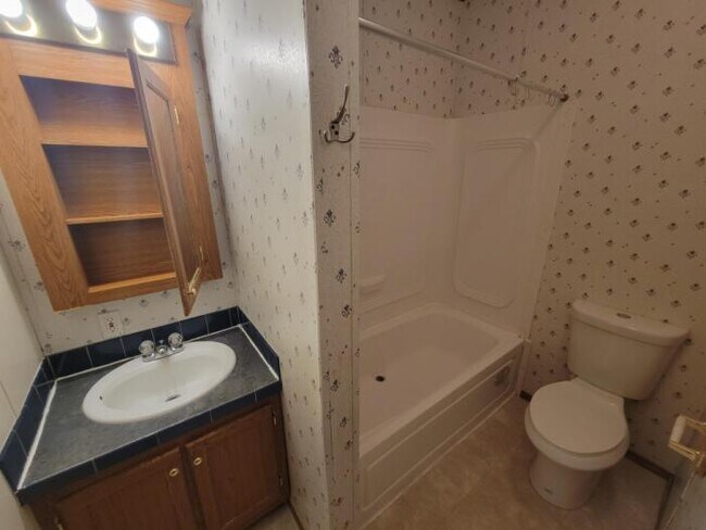 Building Photo - 2 bedroom in Billings MT 59105