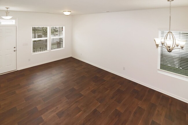 Foto del edificio - Spacious 4 bedroom in Belmont's Villages a...