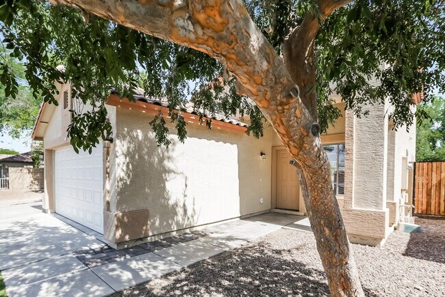 Building Photo - 6558 W Chickasaw St