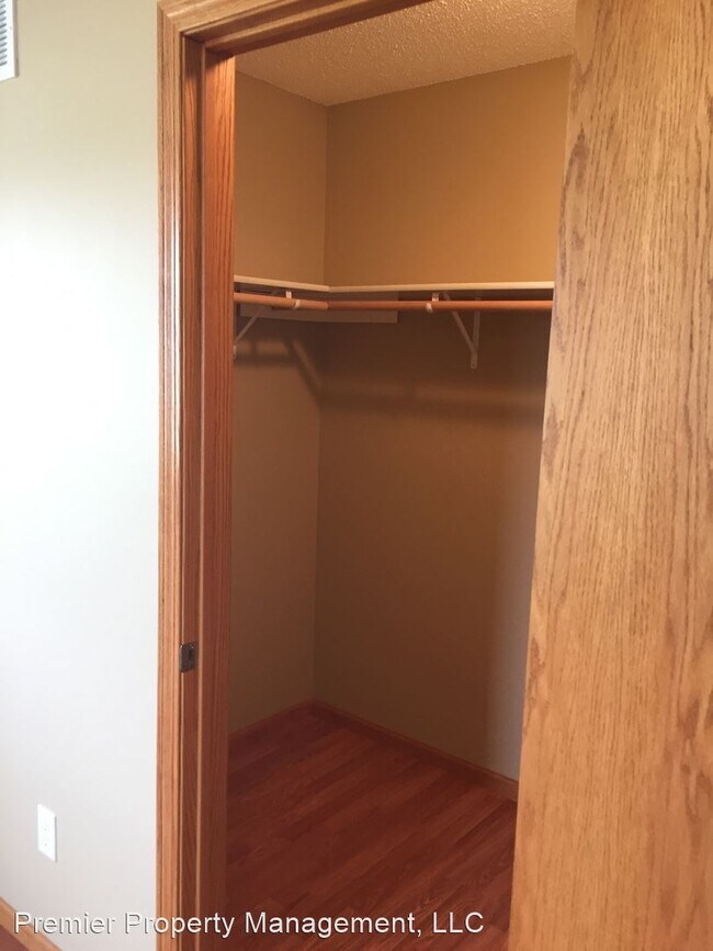 Foto del edificio - 3 br, 1.5 bath House - 1687 20th Ave NE