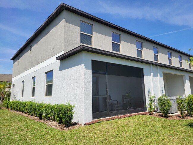 Foto del edificio - 9705 Pembrooke Pines Dr