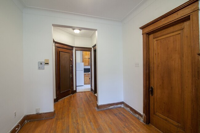 Photo du bâtiment - 2050 Av. Claremont