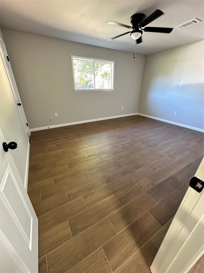 Building Photo - 1413 Forehand St