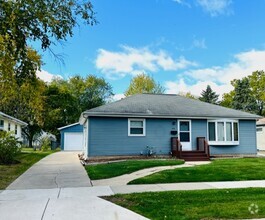 Building Photo - 1513 S Walden Ave