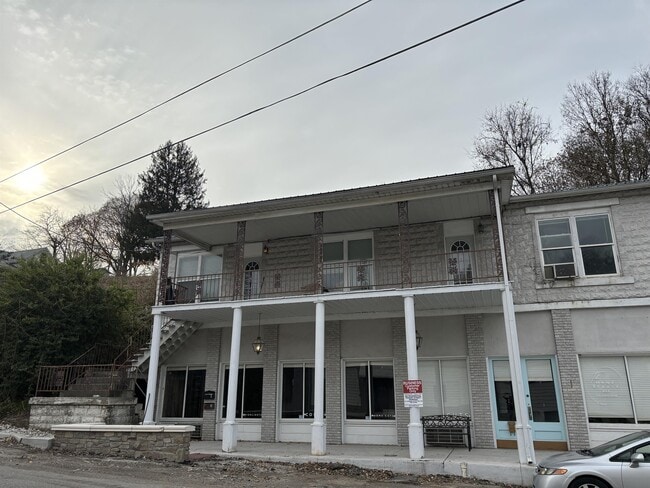 Building Photo - 240 Main St